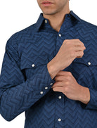 Camisa Vaquera con Estampado Excellence by Mariscal en Corte Americano - Camisa vaquera de manga larga para hombre con estampado Excellence by Mariscal, cuadros geométricos, 100% algodón, corte americano, imagen 3